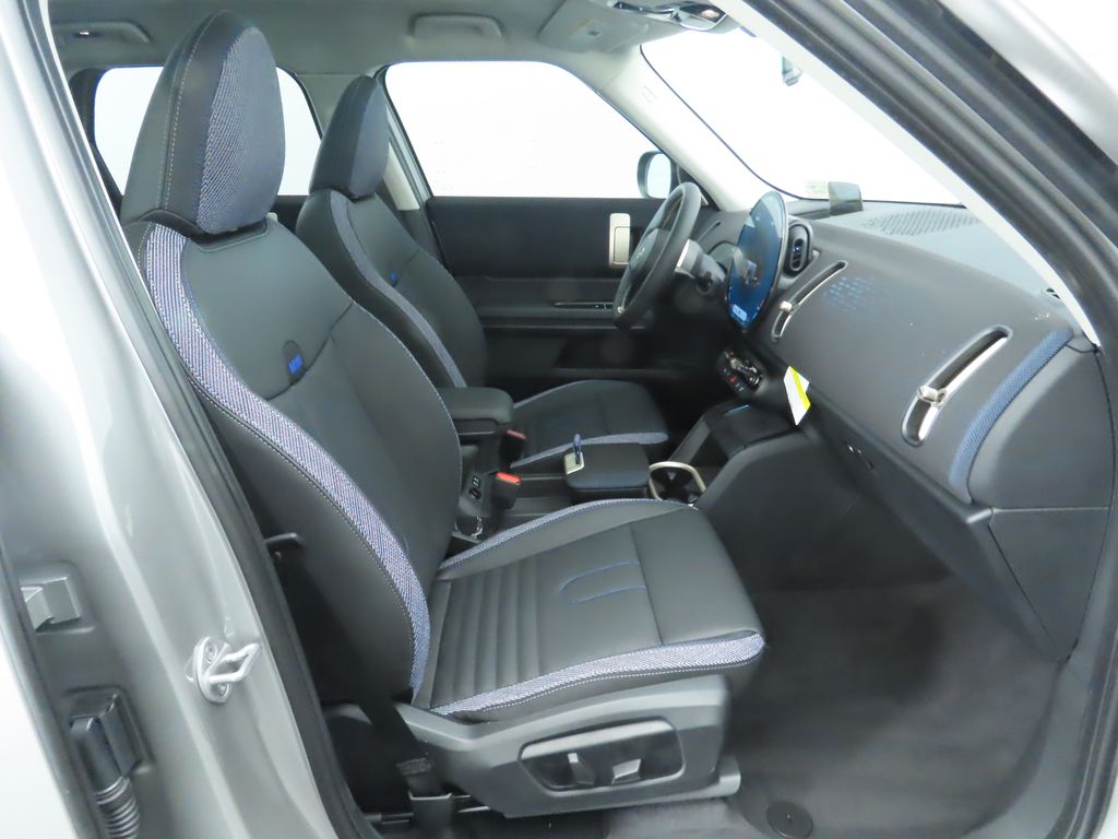 2025 MINI Cooper Countryman Base 23