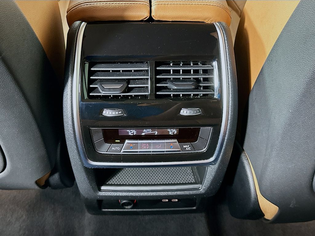 Thumbnail: 2021 BMW X7 - 26