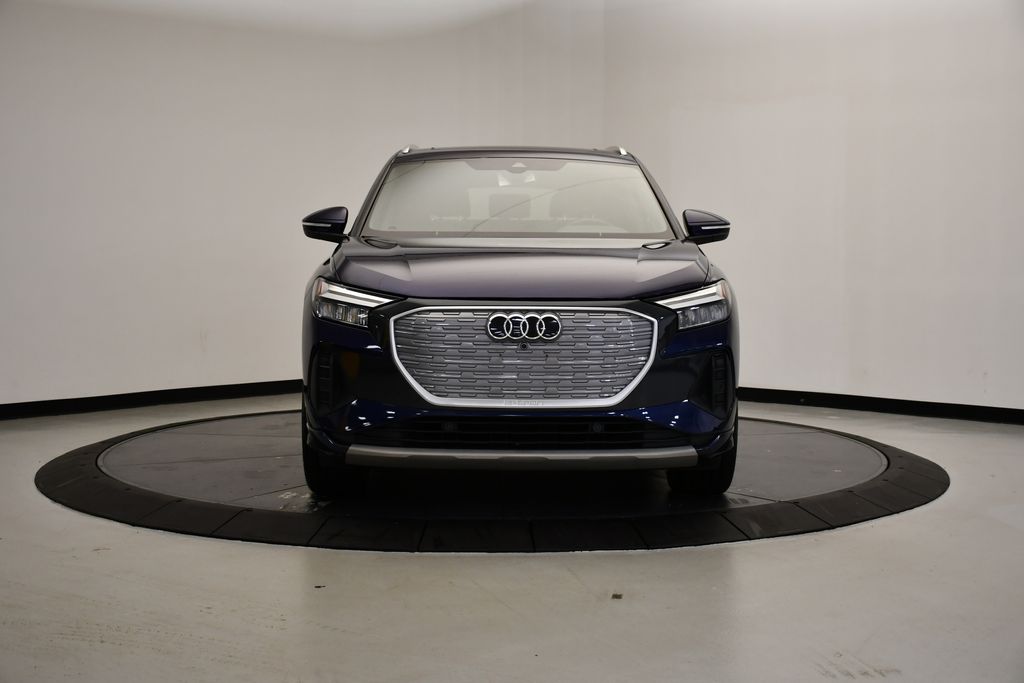 Thumbnail: 2022 Audi Q4 e-tron - 8