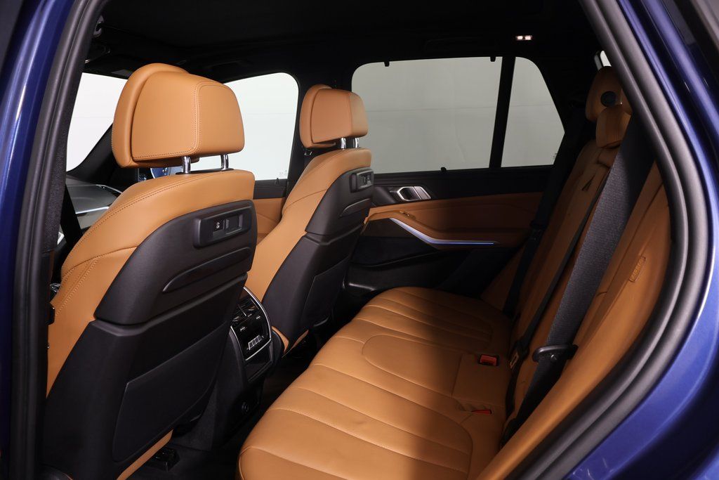 Thumbnail: 2022 BMW X5 - 11
