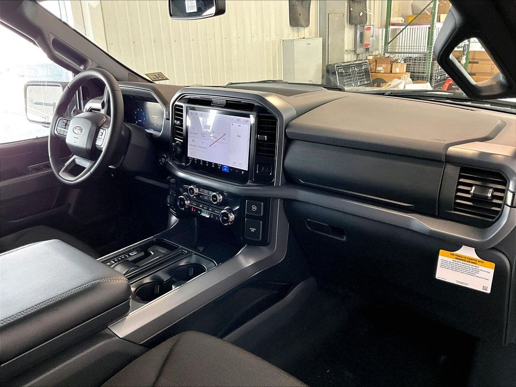 2026 Ford F-150 — photo 10