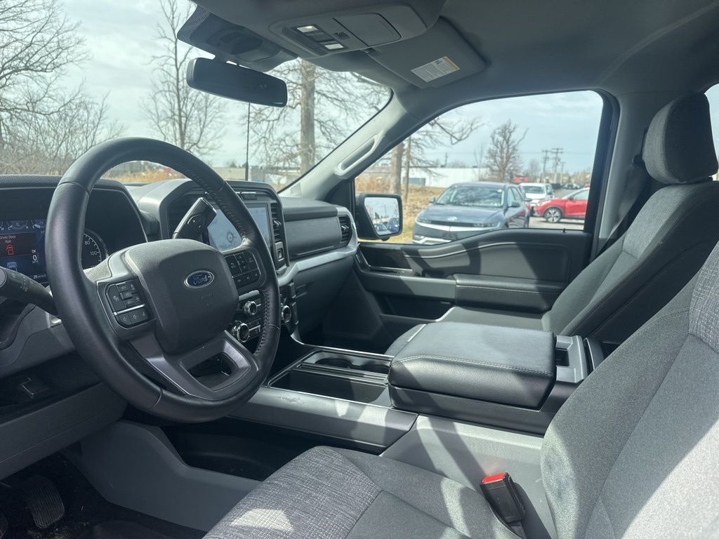 Used 2022 Blue Ford XLT image 9