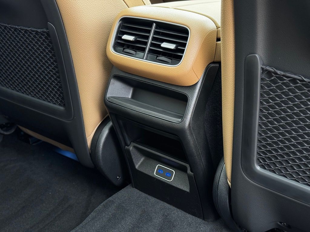 2025 Mercedes-Benz GLE GLE 450e photo