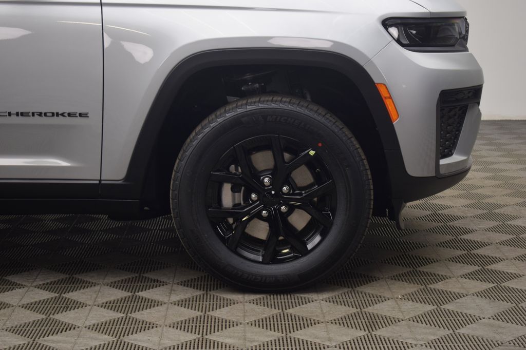 new 2026 Jeep Grand Cherokee L car, priced at $49,926