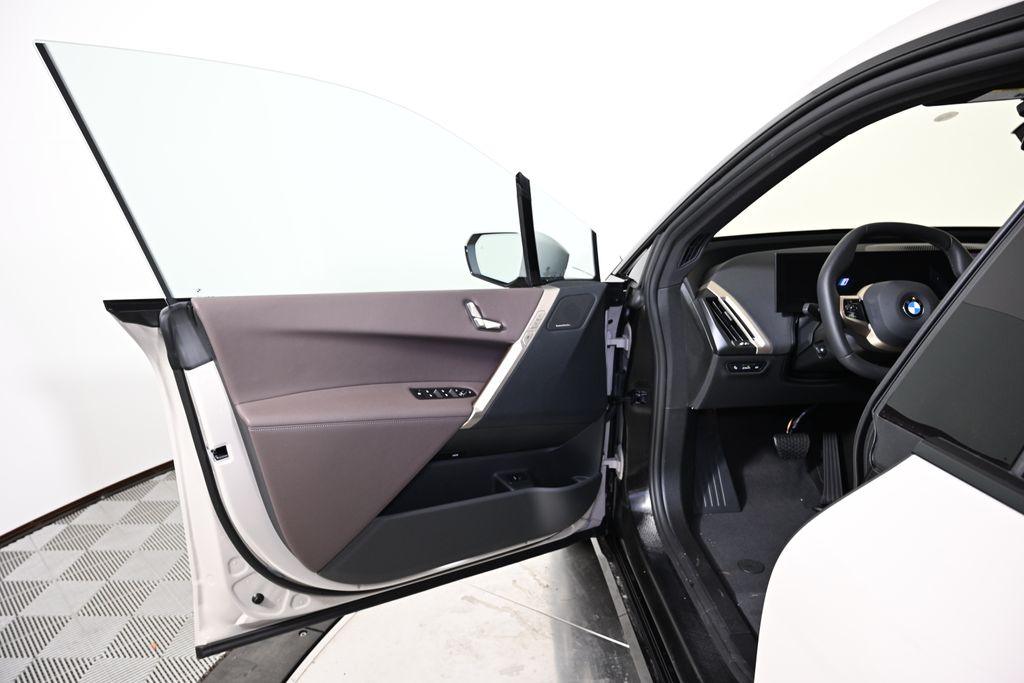 Thumbnail: 2026 BMW iX - 20