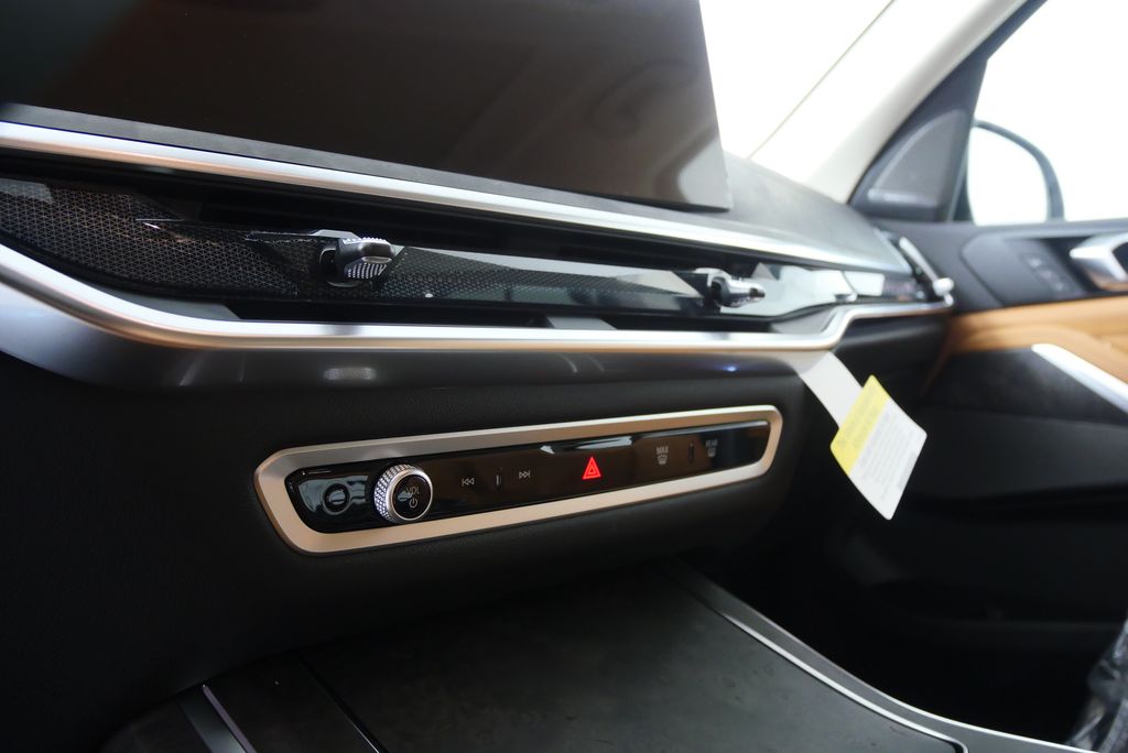 Thumbnail: 2026 BMW X7 - 22