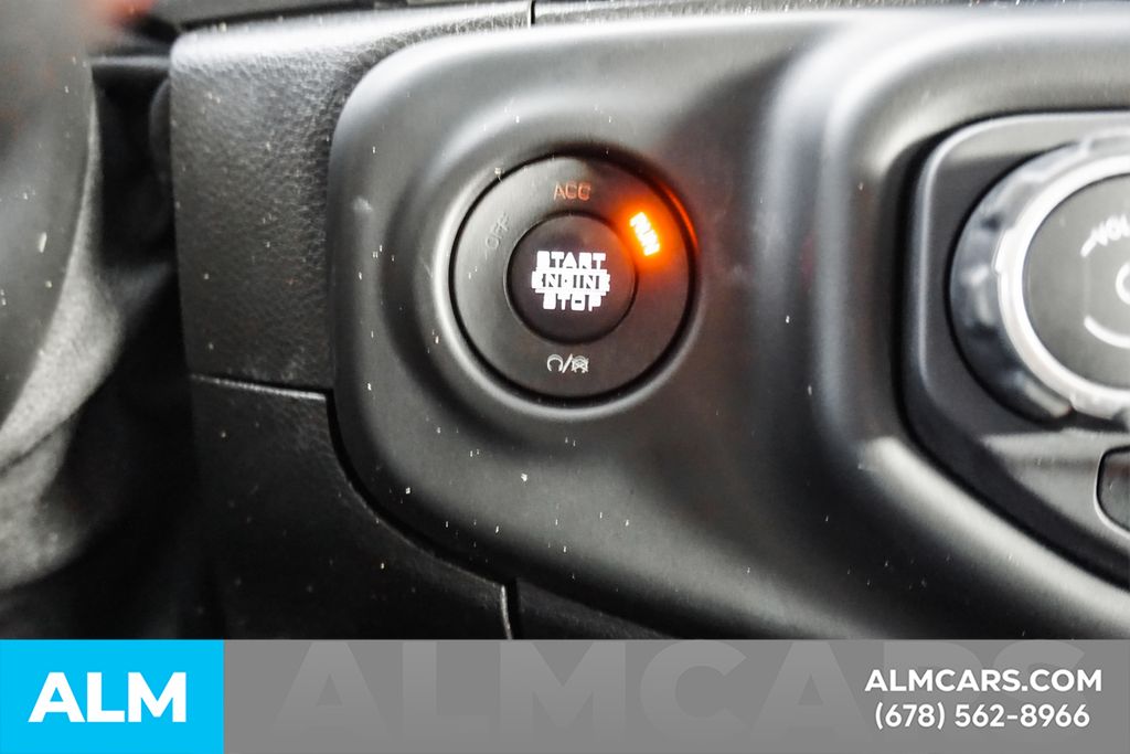 Used 2020 White Jeep Mojave image 27