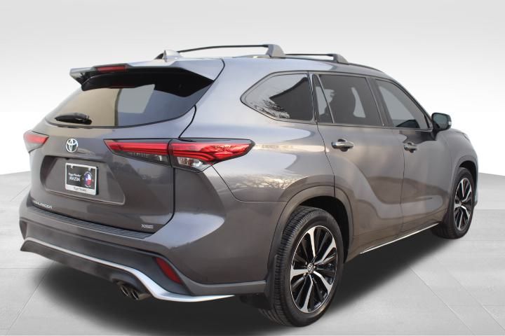 Used Car 2022 Toyota Highlander  Xse For Sale Under $35,000 In Georgetown, Texas