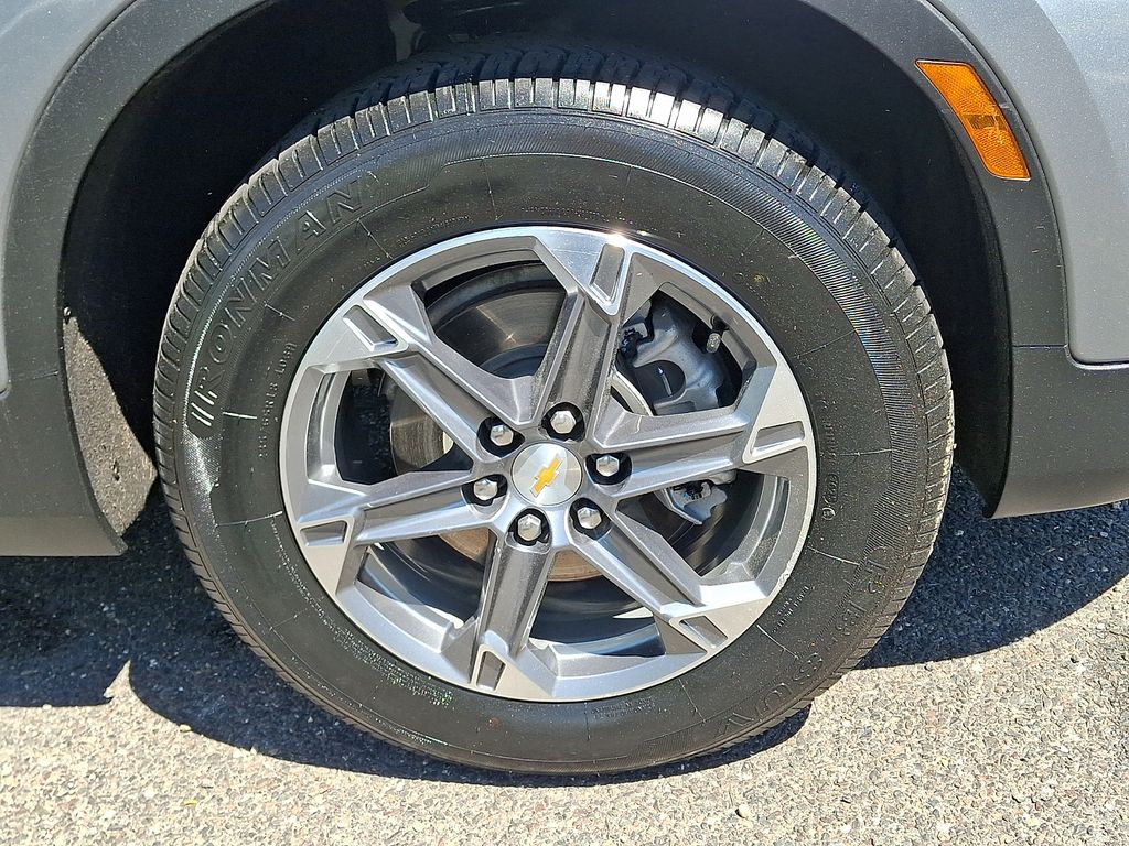 used 2025 Chevrolet Blazer car, priced at $29,005