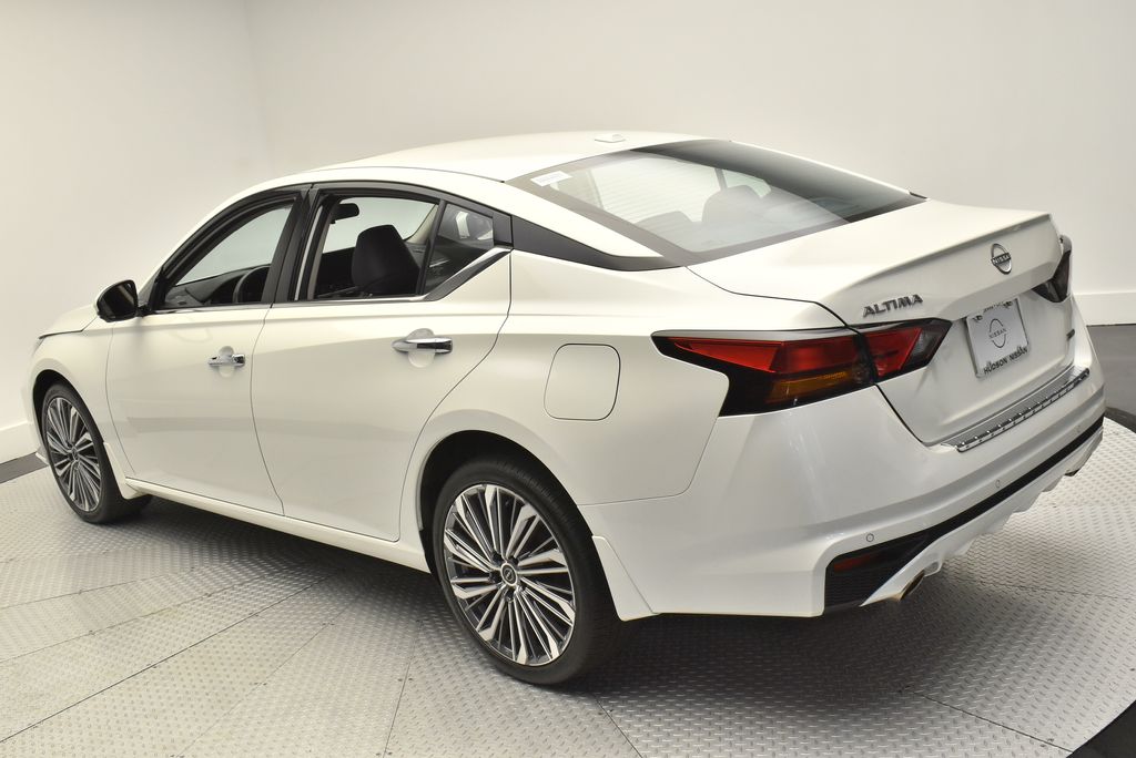 Thumbnail: 2023 Nissan Altima - 7