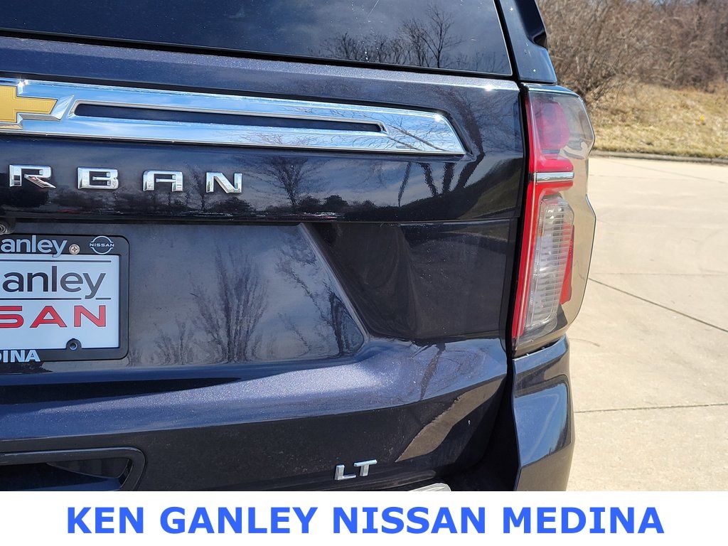 2023 Chevrolet Suburban LT photo