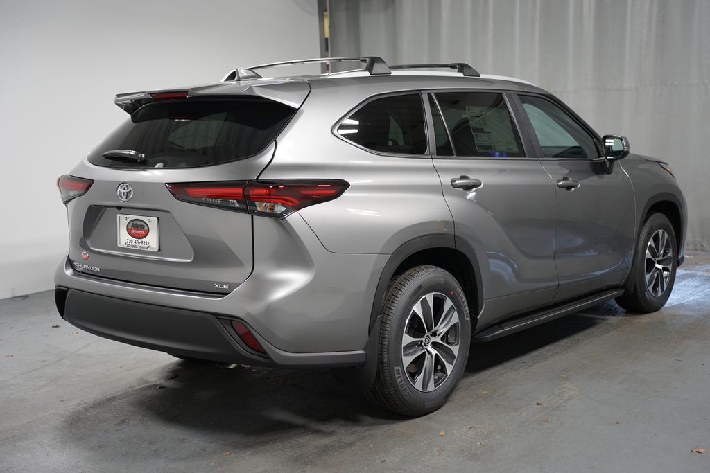 2025 Toyota Highlander XLE 8