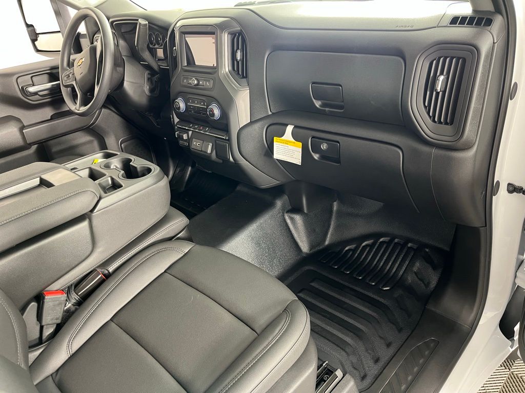 Thumbnail: 2026 Chevrolet Silverado 2500 - 15