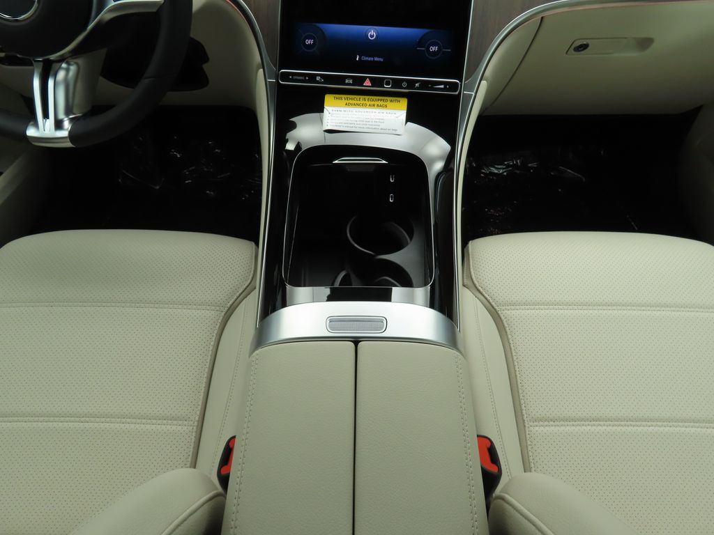 2025 Mercedes-Benz GLC 300 16