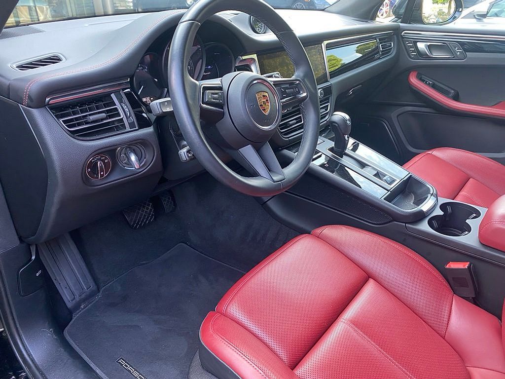 Thumbnail: 2024 Porsche Macan - 7