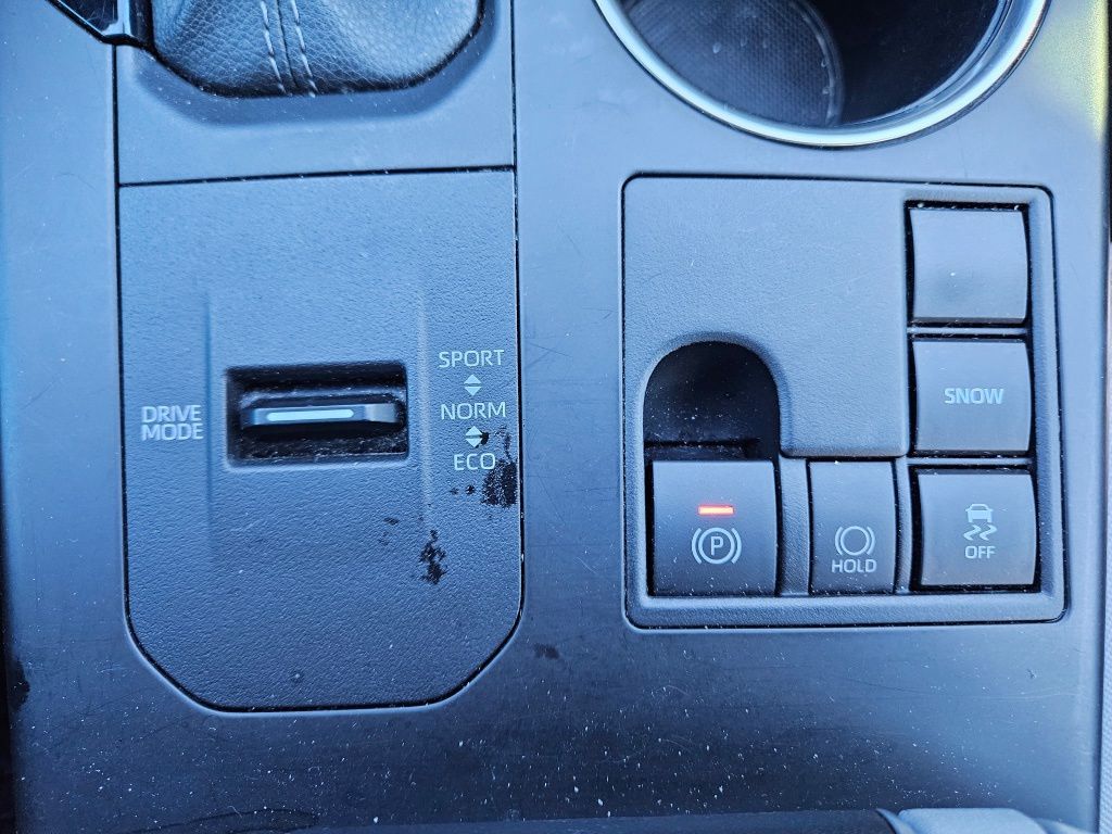 Thumbnail: 2023 Toyota Highlander - 28