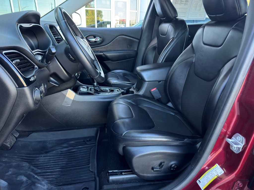 2019 Jeep Cherokee Altitude Red at Durrett Motor Company