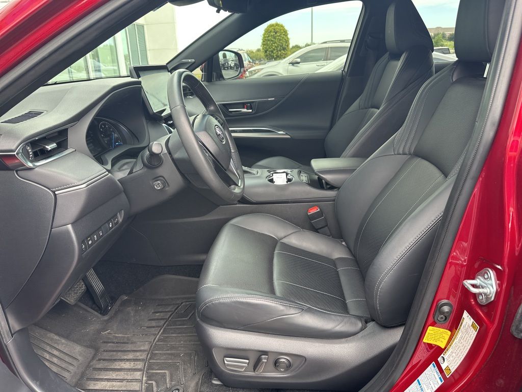 Thumbnail: 2021 Toyota Venza - 10