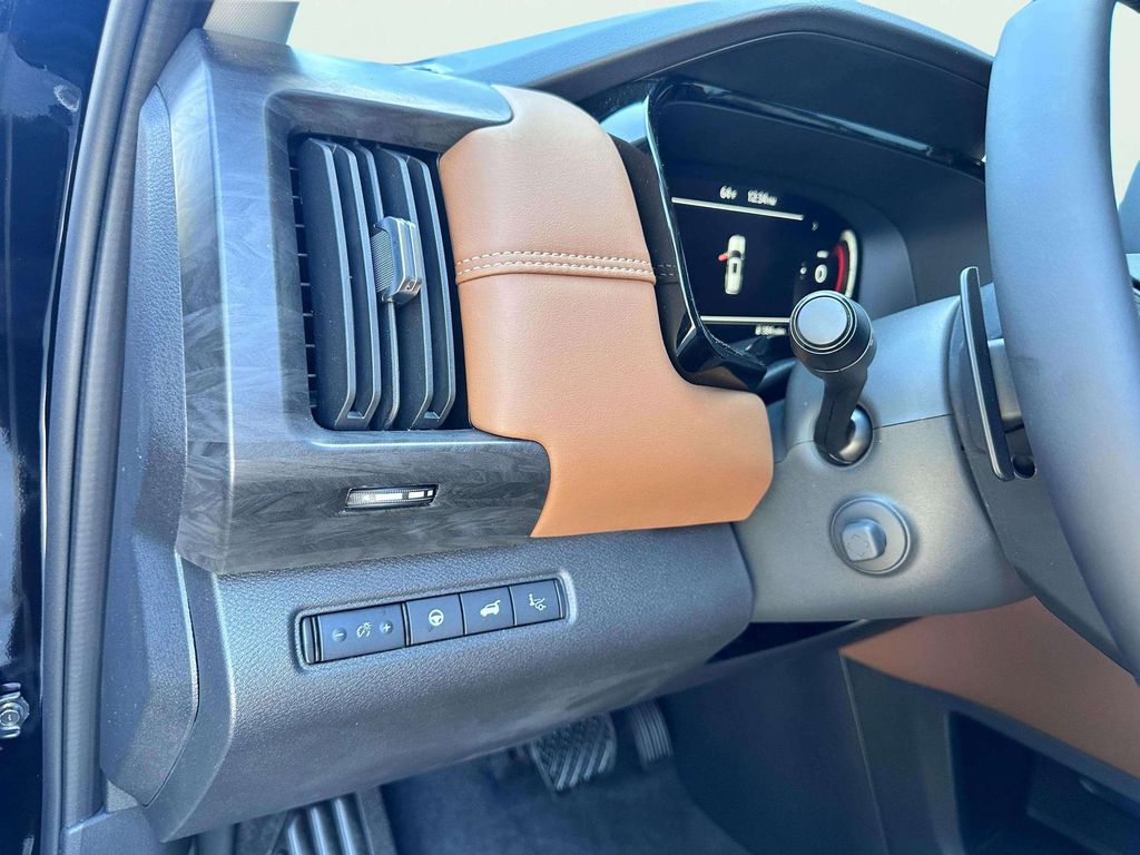 New 2026 Super Black Nissan Platinum image 33