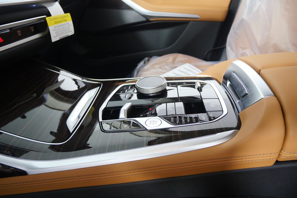 Thumbnail: 2026 BMW X7 - 22