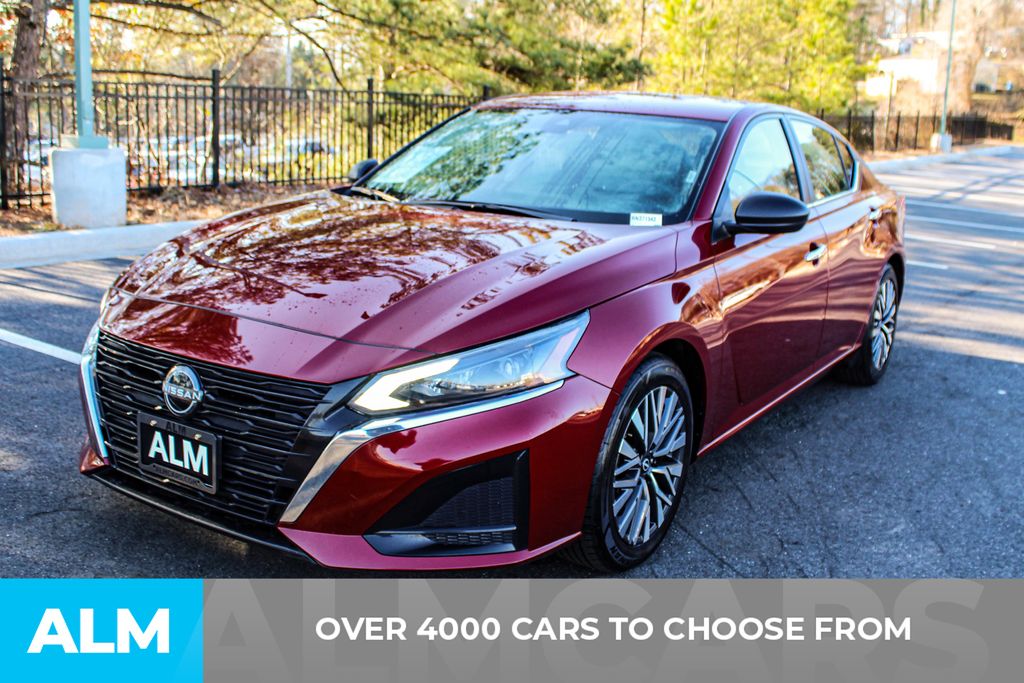 Used 2024 Red Nissan 2.5 SV image 3