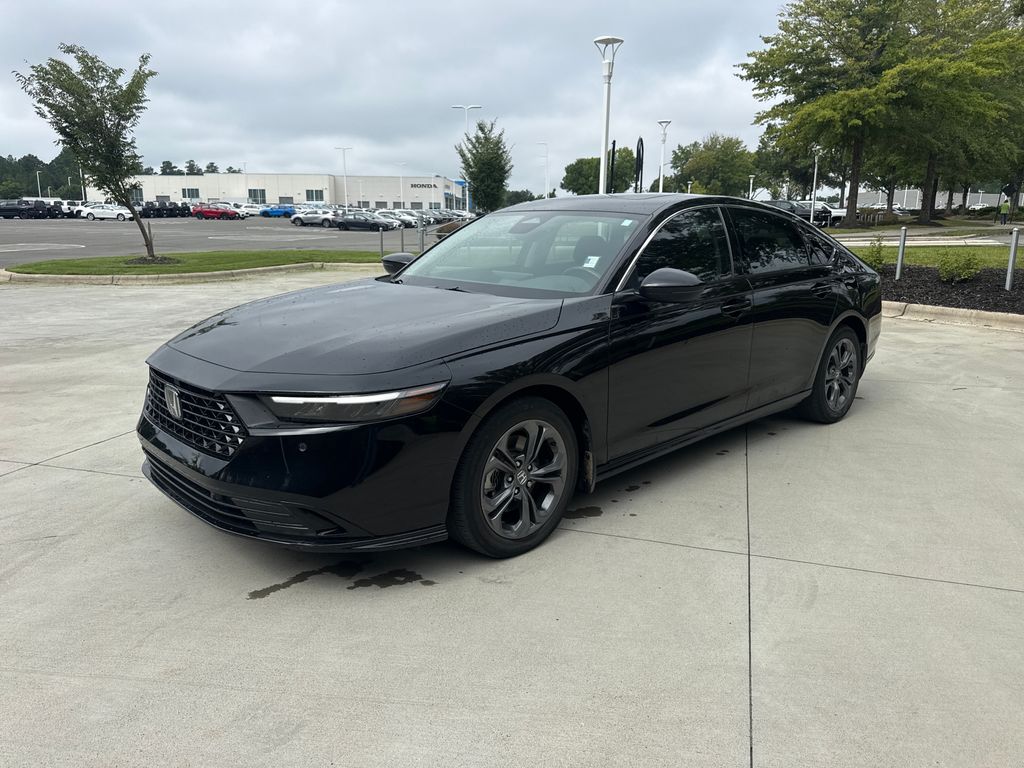 Used 2024  Honda EX-L image 3