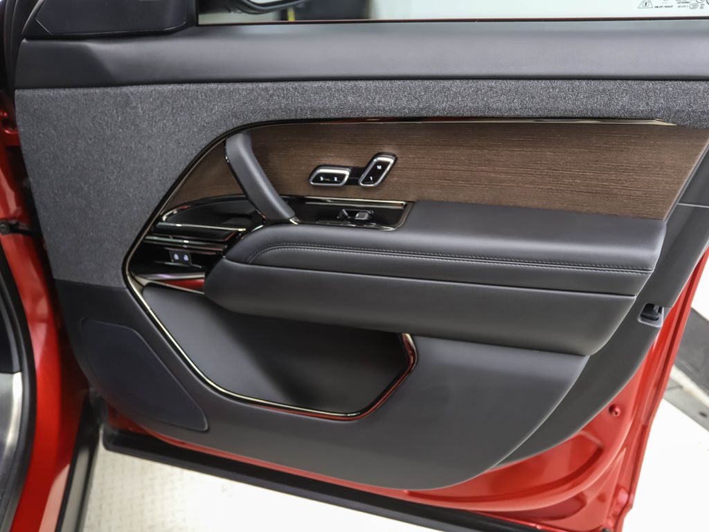 Thumbnail: 2024 Land Rover Range Rover Sport - 28