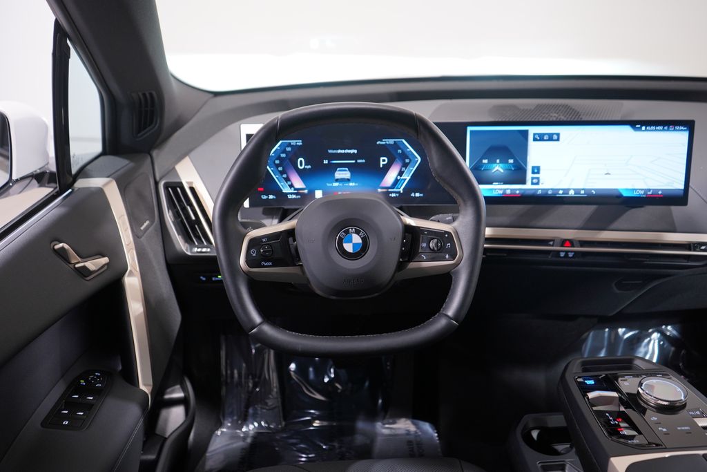 Thumbnail: 2026 BMW iX - 11
