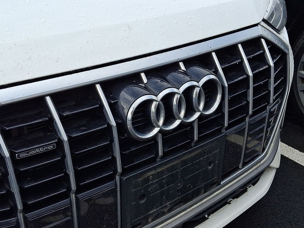 Thumbnail: 2023 Audi Q3 - 4