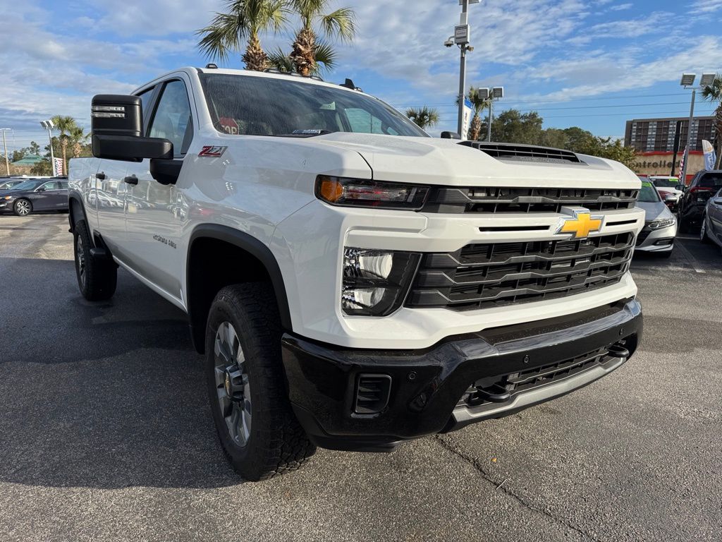 2025 Chevrolet Silverado 2500HD Custom 10