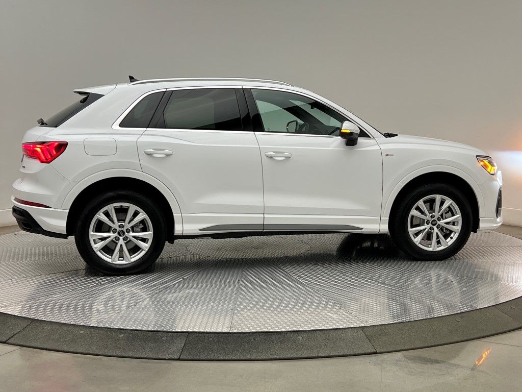 Thumbnail: 2025 Audi Q3 - 6