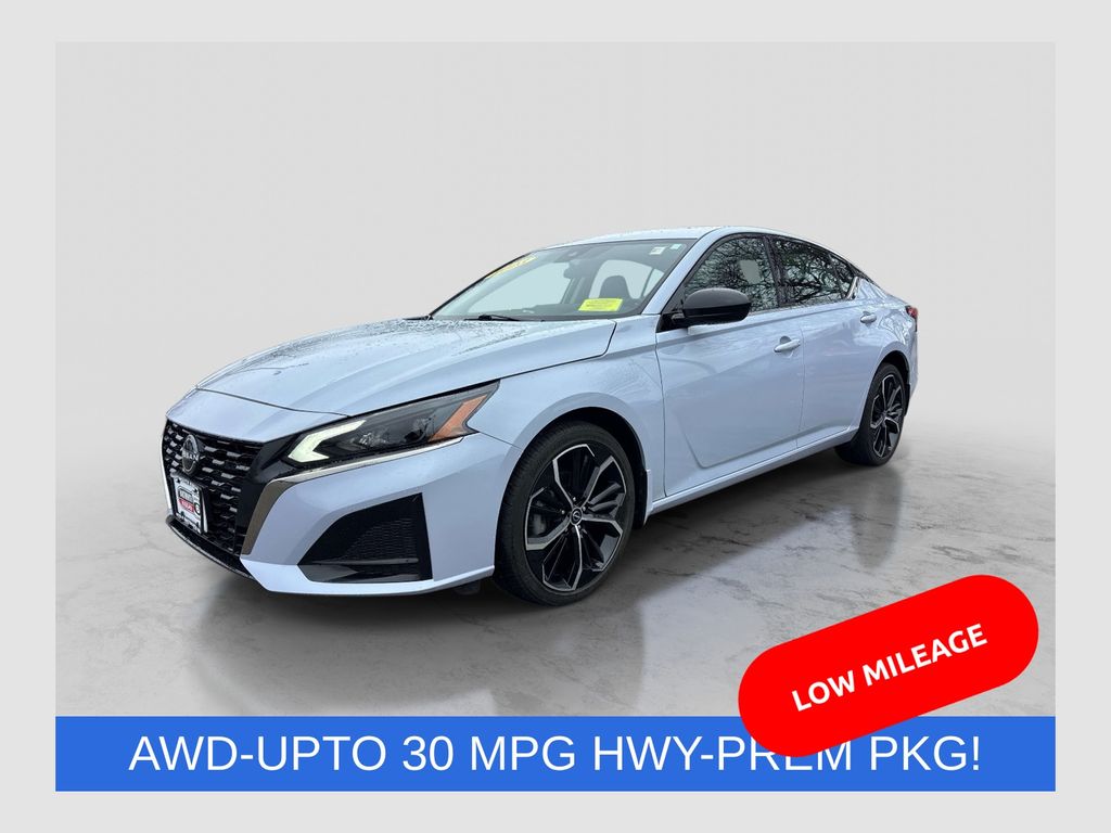 Gray Sky Pearl 2023 Nissan Altima 2.5 SR AWD Sedan All-Wheel Drive Continuously Variable Transmission