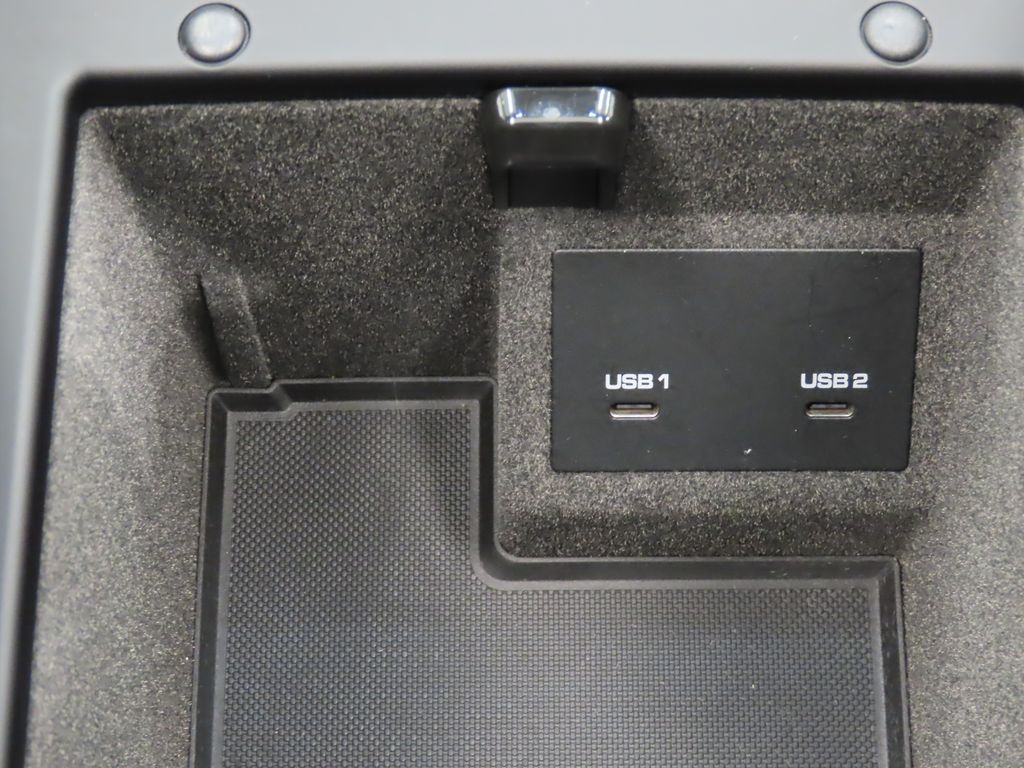 Thumbnail: 2022 Porsche Macan - 30