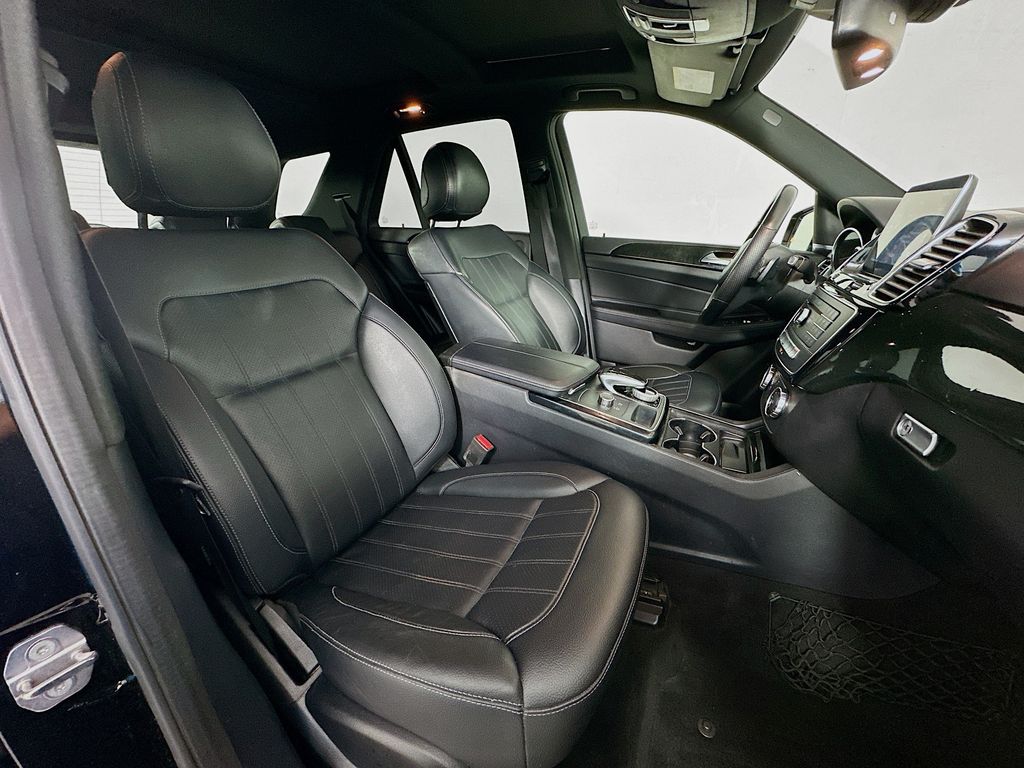 Thumbnail: 2018 Mercedes-Benz GLE - 30