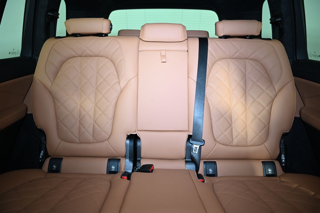 2026 BMW X7 xDrive40i 25