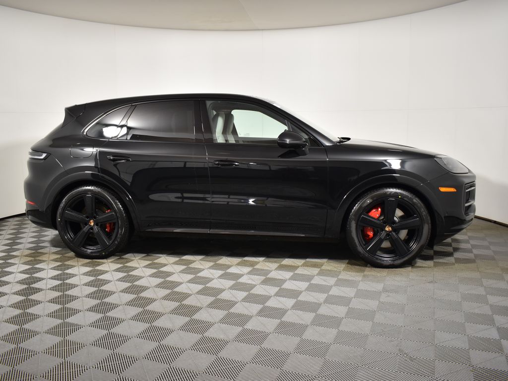 Thumbnail: 2026 Porsche Cayenne - 8
