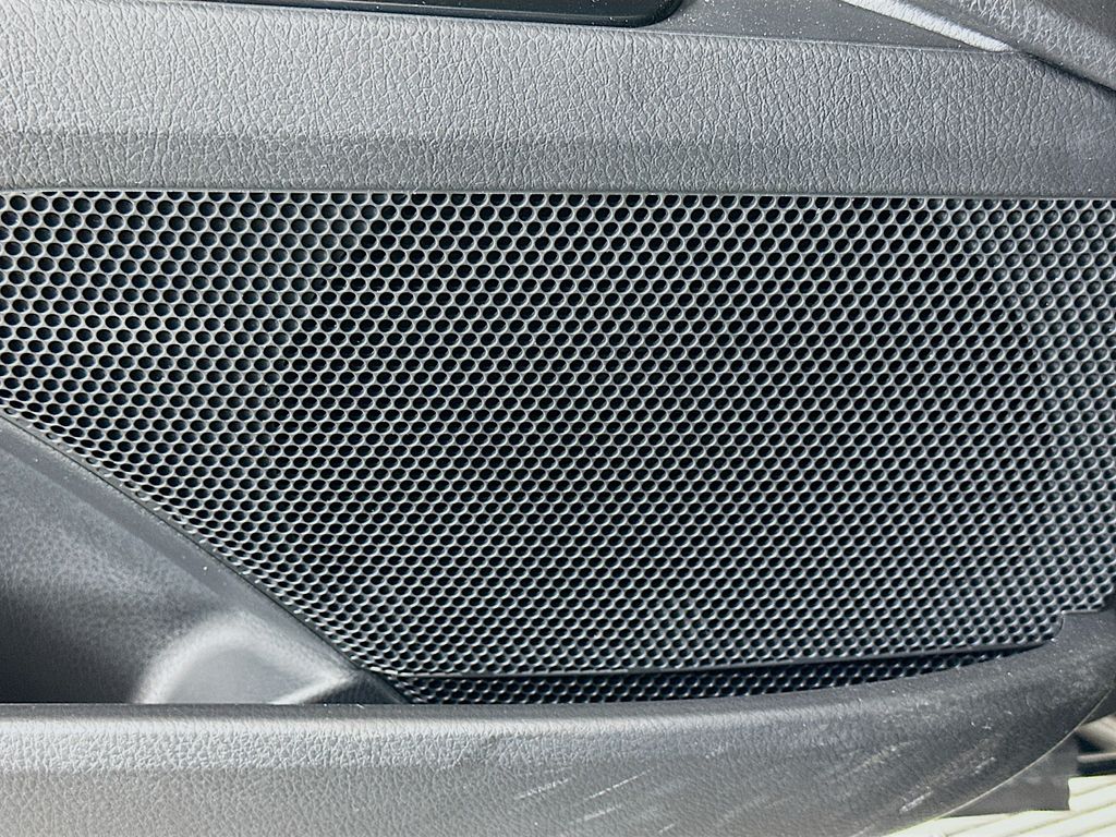 Thumbnail: 2025 Toyota Camry - 19