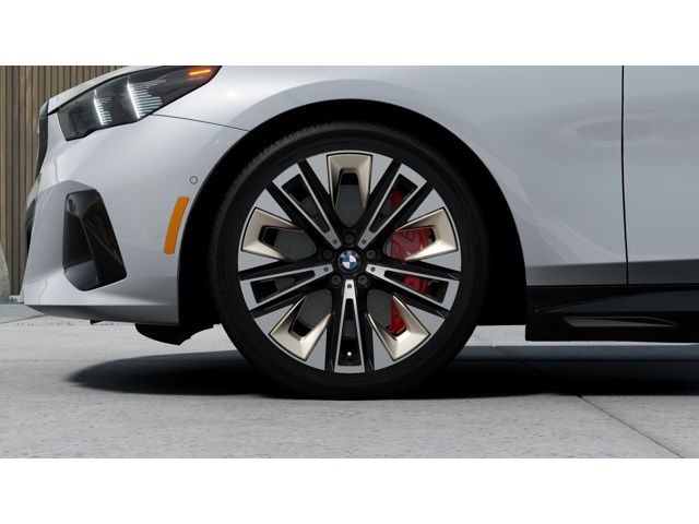 Thumbnail: 2025 BMW i5 - 7