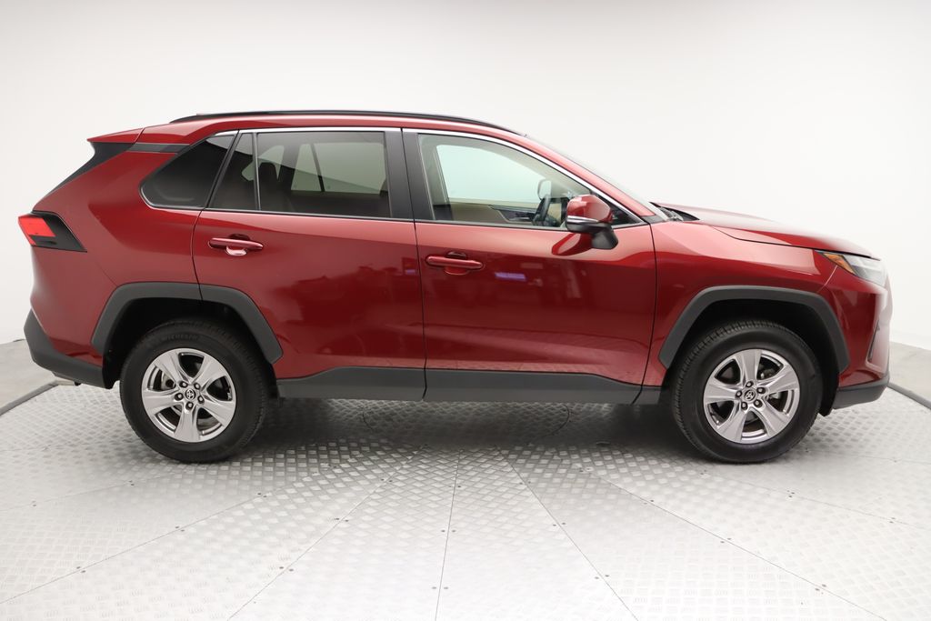 2022 Toyota RAV4 XLE 7