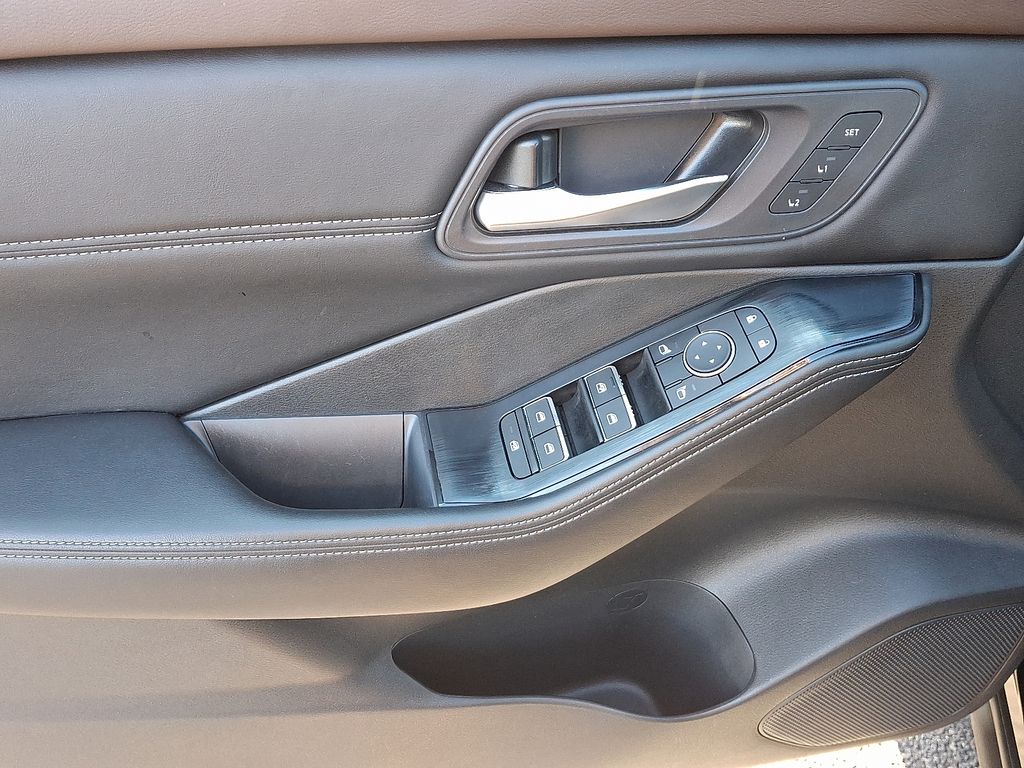 Thumbnail: 2023 Nissan Rogue - 13