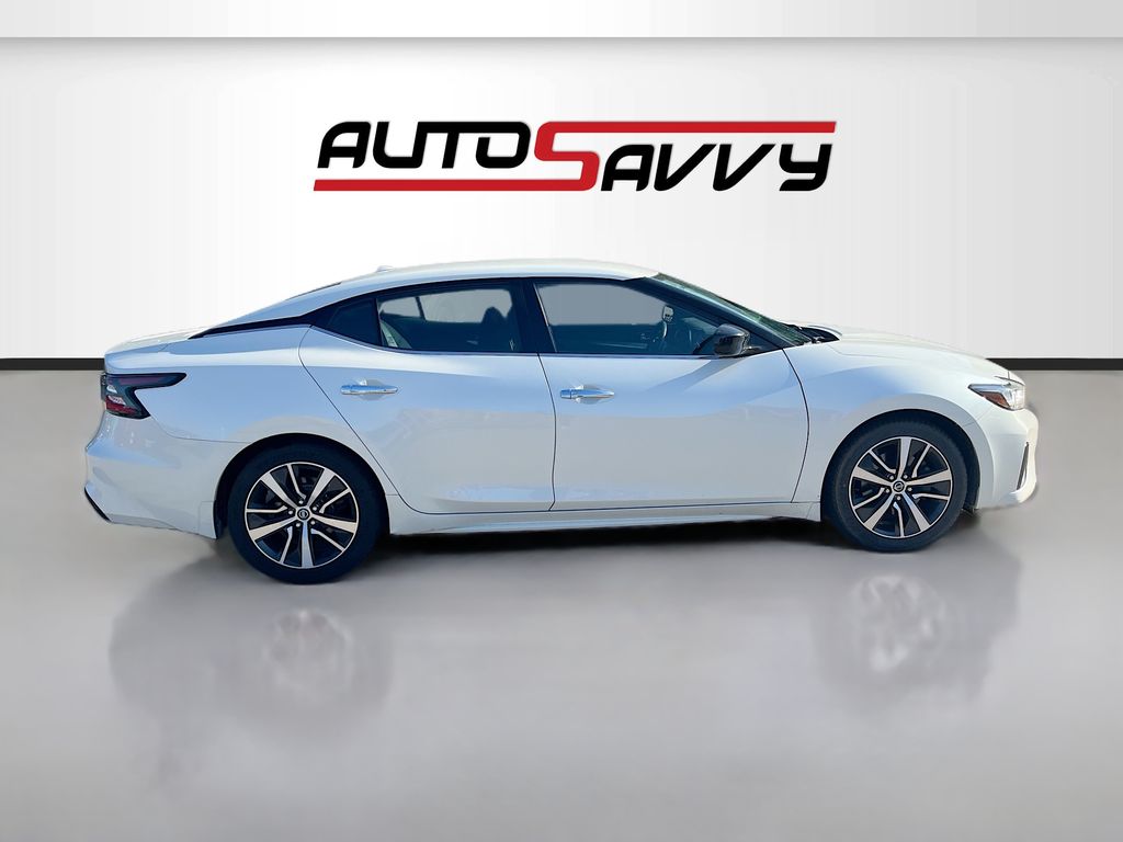 Used 2019 White Nissan 3.5 S image 8