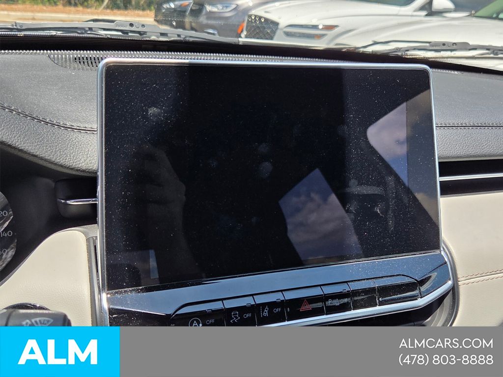 Used 2025 White Jeep Limited image 25