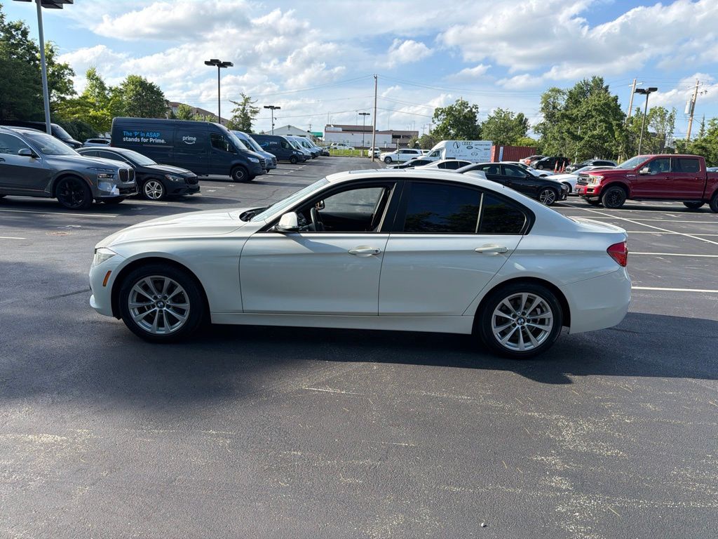 Alpine White 2016 BMW 3 Series 320i Sedan RWD Sedan Rear-Wheel Drive 8-Speed Automatic