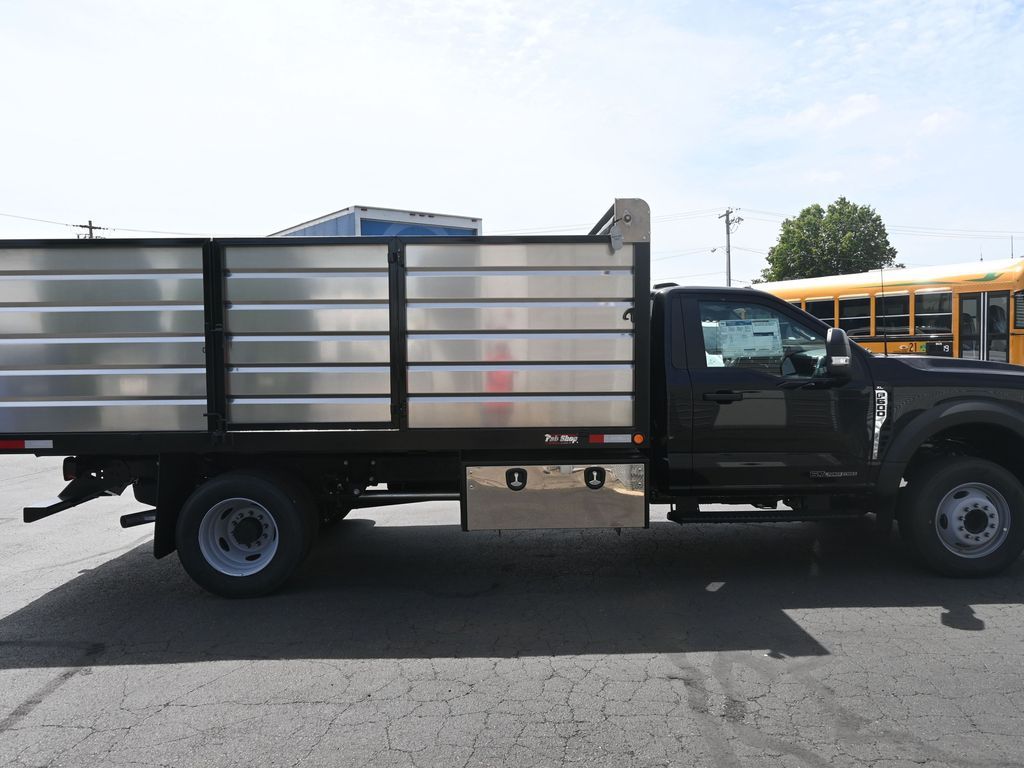 2024 Ford F-600 Super Duty 