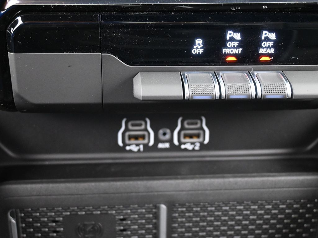 New 2026 Bright White Clearcoat Ram Laramie image 20