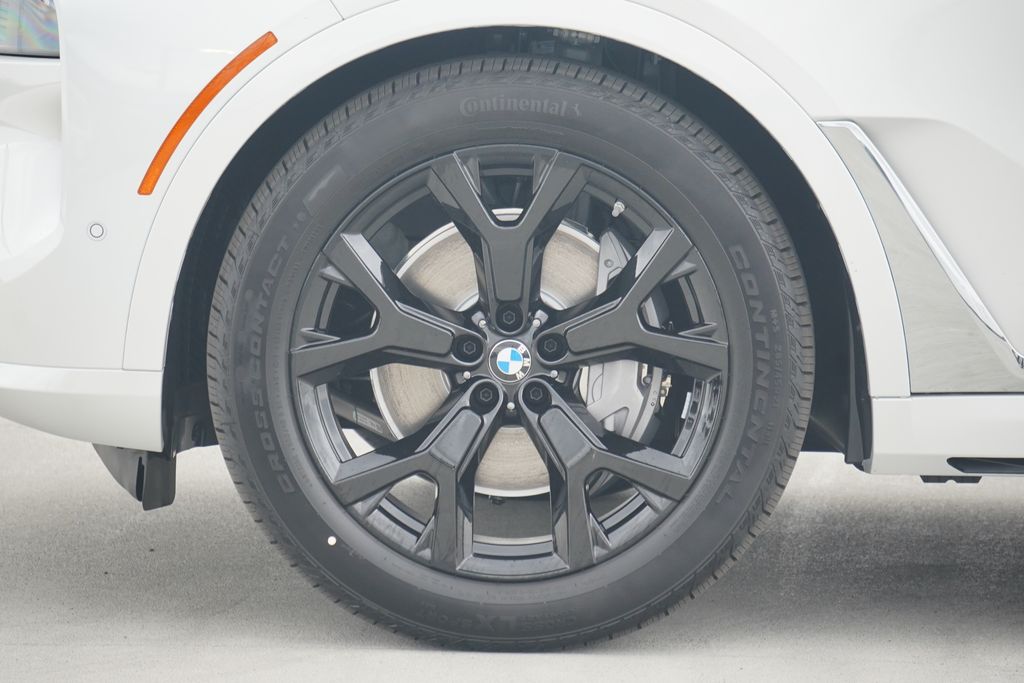 Thumbnail: 2026 BMW X7 - 5