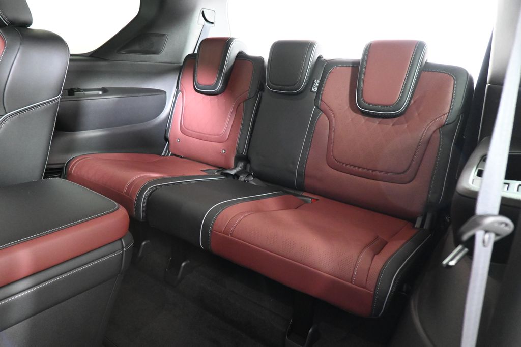 Thumbnail: 2026 INFINITI QX80 - 29