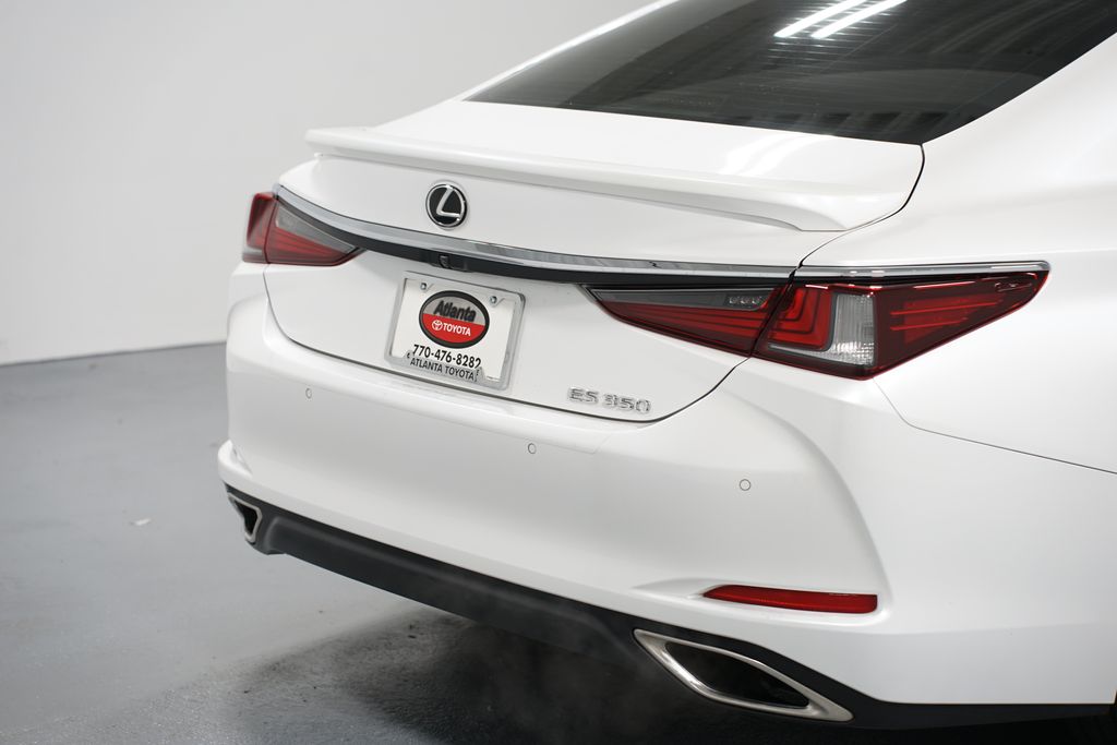 Thumbnail: 2022 Lexus ES - 9