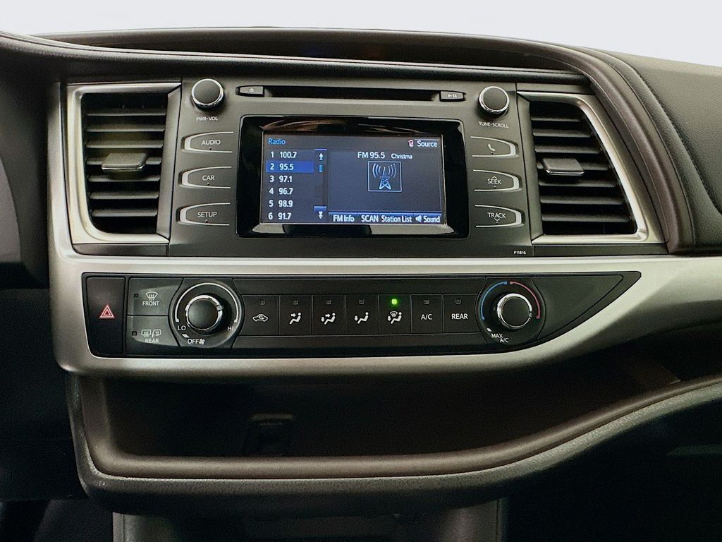 Thumbnail: 2019 Toyota Highlander - 15