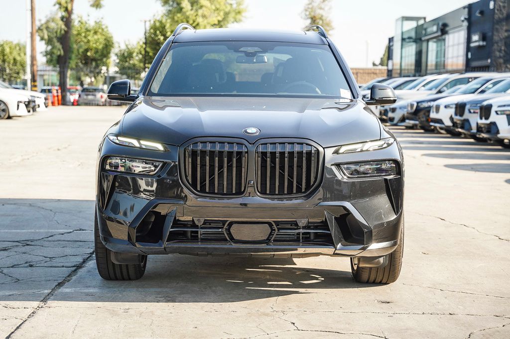 2025 BMW X7 xDrive40i 2